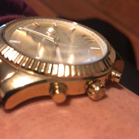 Watch - Picture 3 of 3